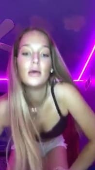 Blonde Bubble Butt Teen Gets Fucked From the Back - Bigo Porn