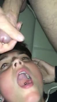 Pretty nurse throat me right when I got to the city - Periscope Porn