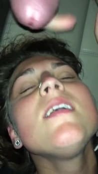 Pretty nurse throat me right when I got to the city - Periscope Porn