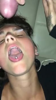 Pretty nurse throat me right when I got to the city - Periscope Porn