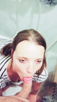 Amateur passionate girl has romantic afternoon Bigo sex