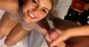 Girlfriend Riding Until She Gets Her Creampie - Periscope Porn