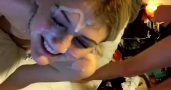 Girlfriend Riding Until She Gets Her Creampie - Periscope Porn