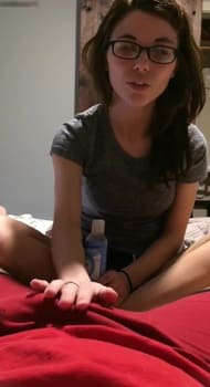 Sperma auf ihrem schwarzen Haar nach Blowjob und Anal - Tiktok Porn