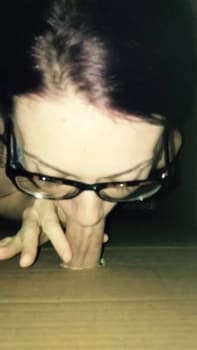 Bigo Teen in Netzstrumpfhosen wird ziemlich hart gefickt - Bigo Porn