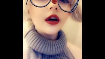 Girlfriend gives early morning blowjob - Snapchat Porn