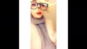 Girlfriend gives early morning blowjob - Snapchat Porn