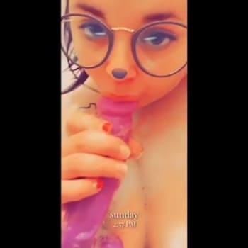 Snapchat Babe wanted it deep so i gave it to her - Snapchat Porn