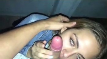 Baby Whatsapp girl wears butt plug for first time - Whatsapp Porn