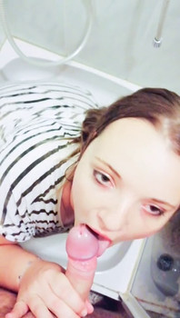 Amateur passionate girl has romantic afternoon Bigo sex