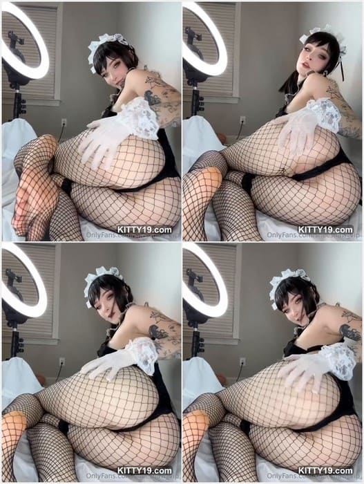 Sneesnaw leaked hot video and open her ass for sex. She waiting your dick in her asshole! Download it full video.