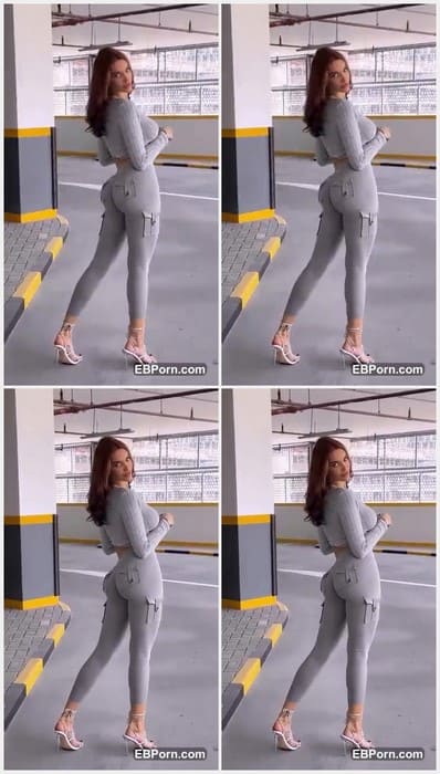 Melinda London onlyfans girl with amazing big ass and tits. Our full leaked video collection with Melinda London absolutly free! GET IT!