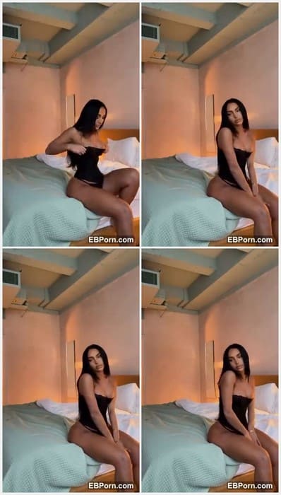 Piaricioppo naked brunette model sitting on the bed without her panties and show awesome legs and pussy after shower! HOT!