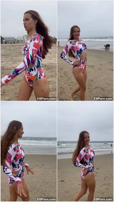 Anfisaria bikini lover girl posing on the public beach without panties and wanna show her pussy for you now!