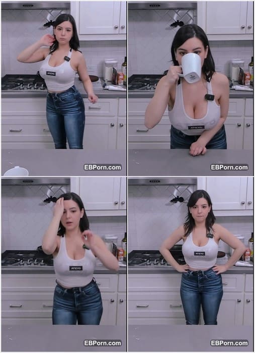 Bunnyayu boobs without bra so hot boucing when Bunny jumping on leaked hiddin video from her Iphone! HOT COSPLAYER