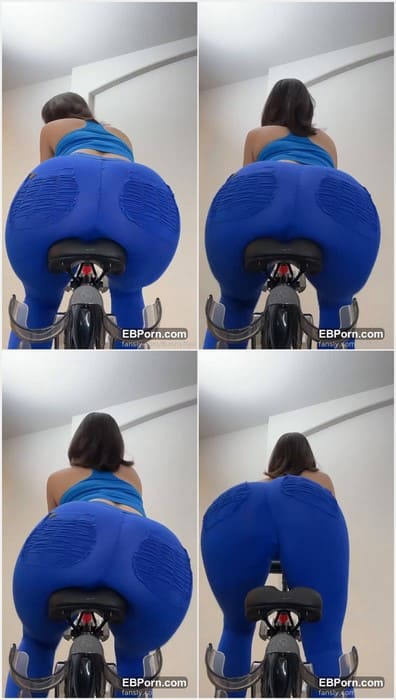 Bunny Gif onlyfans leaks without panties but in yoga pants. Sexy huge boobs model and cosplay star wait her boyfriend for sex