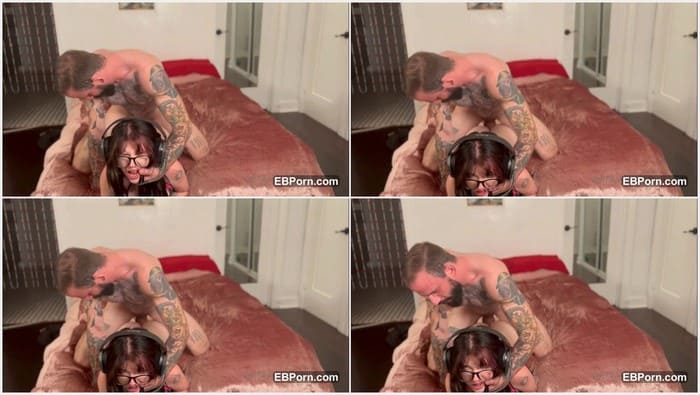 Cowgirl4cowgirl Charli blowjob and anal sex lover and fan! Download this leak and you can fuck her mouth too with her boyfriend.