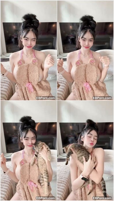 Nattapa Klankerdphol tits without lingerie and bra. Amazing rare and full leak video from her Onlyfans page! Download it now buddy!