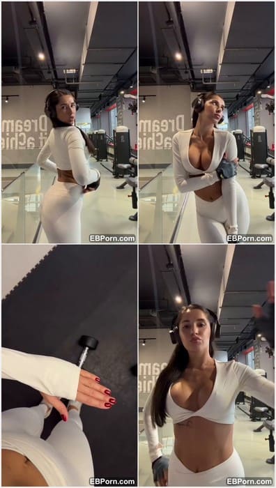 Ohangelaaaaa ass in tight yoga pants. Awesome and beauty girl! Wet girl after gym in Dubai waiting her boyfriend for sex after dinning!